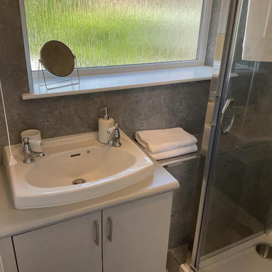 Large 2-Bedroom Maisonette With Free Parking Twickenham Ngoại thất bức ảnh